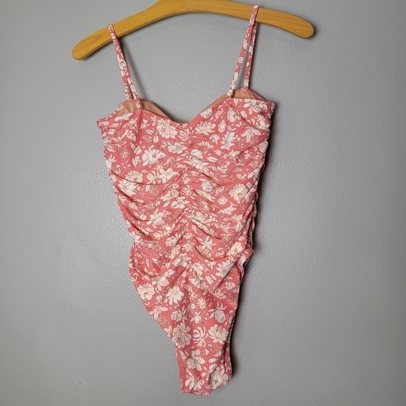 One piece rusched floral swim suit - Picture 7 of 10